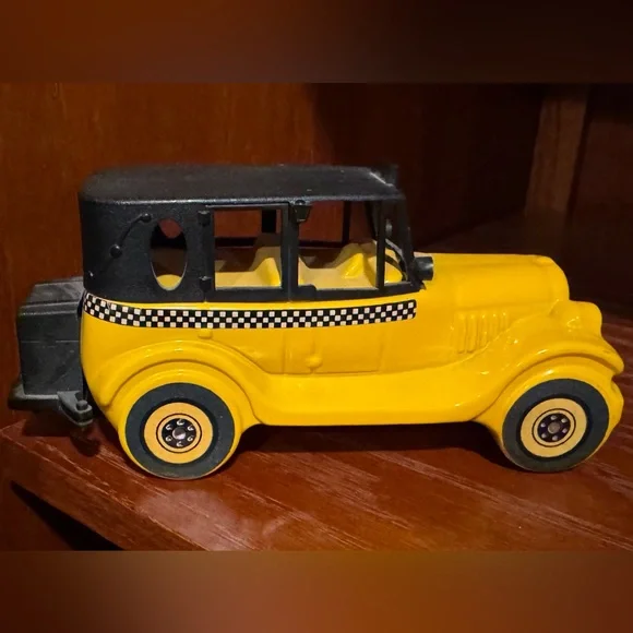 Vintage 1926 Checkered Cab AVON After Shave Bottle - Picture 2 of 6